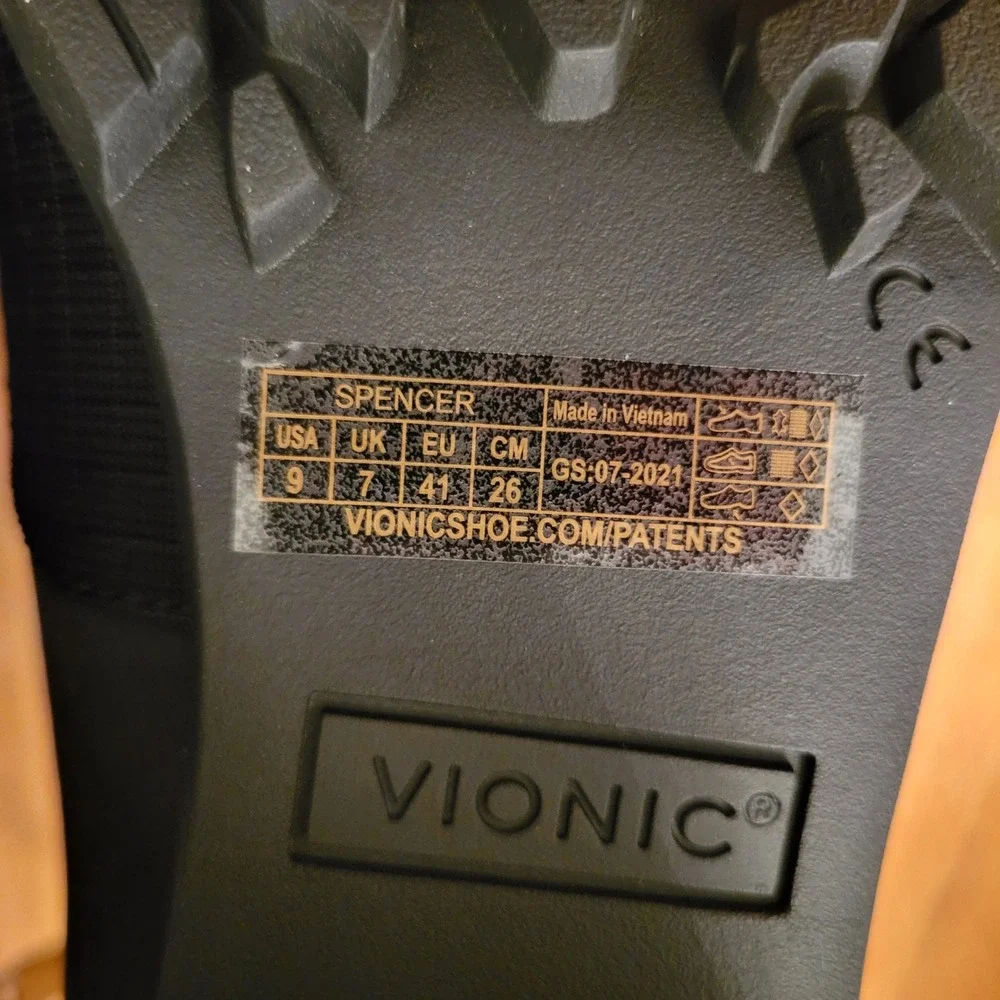 NWT Vionic Spencer Waterproof‎ Black Leather Lace Up Ankle Boots 9 Combat Moto